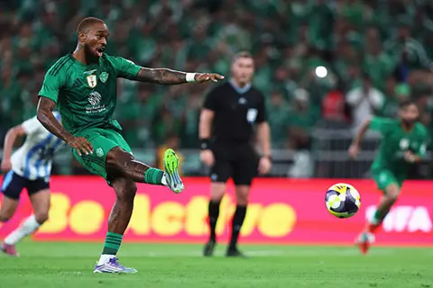 من ركلة جزاء.. إيفان توني يسجل هدف التعادل لأهلي جدة أمام بيراميدز